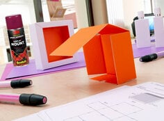 scotch-displaymount-adhesive-spray-application-image